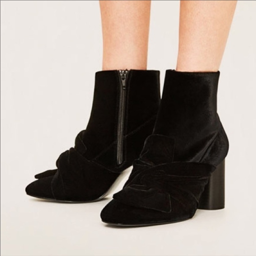 Zara Black Velvet Bow Knot Ankle Booties size 41 - Picture 3 of 9